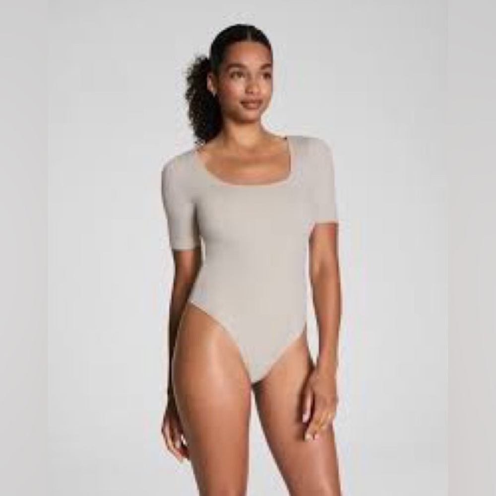 NWT SPANX Smooth Jersey SS Bodysuit Size 1X Color Bone